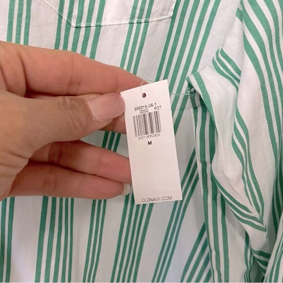 Old Navy Oversized Button-Down Boyfriend Shirt Size M - Picture 4 of 7